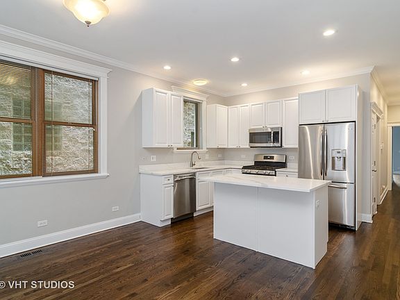 2nd image of 867 N Paulina St APT 1N