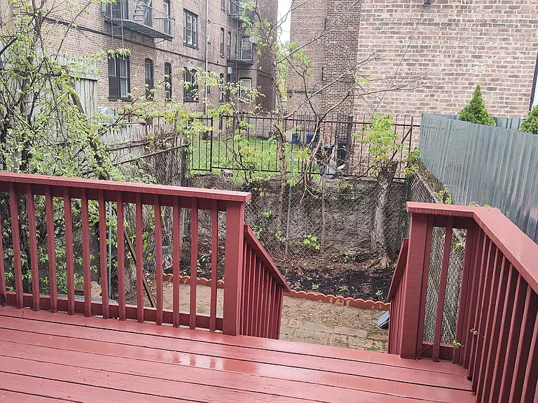 8 Van Nostrand Ave #UPPER FLOORS — Photo 9