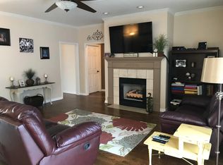 4156 Tuscany Ct, Hickory, NC 28602