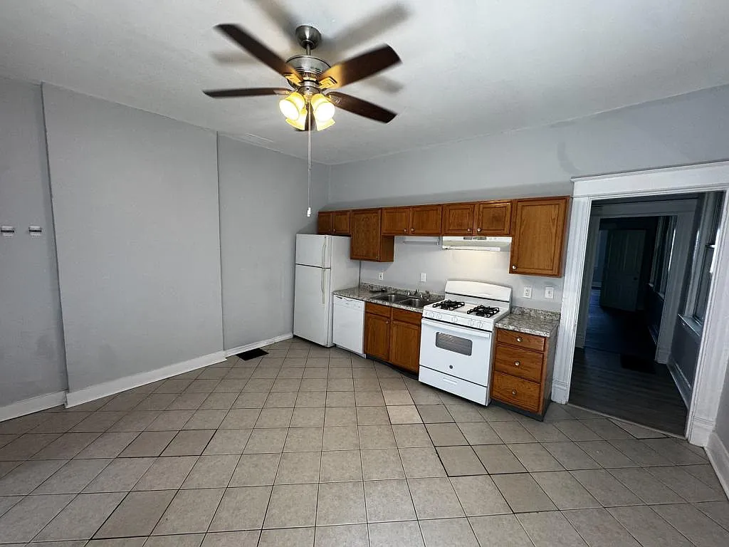 303 McClelland Ave — Photo 2