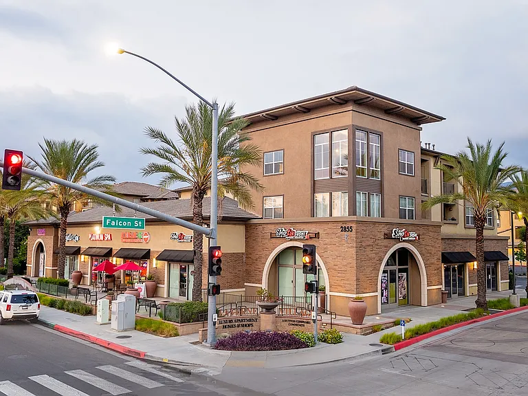 La Verne Village Luxury Apartment Homes — Photo 56