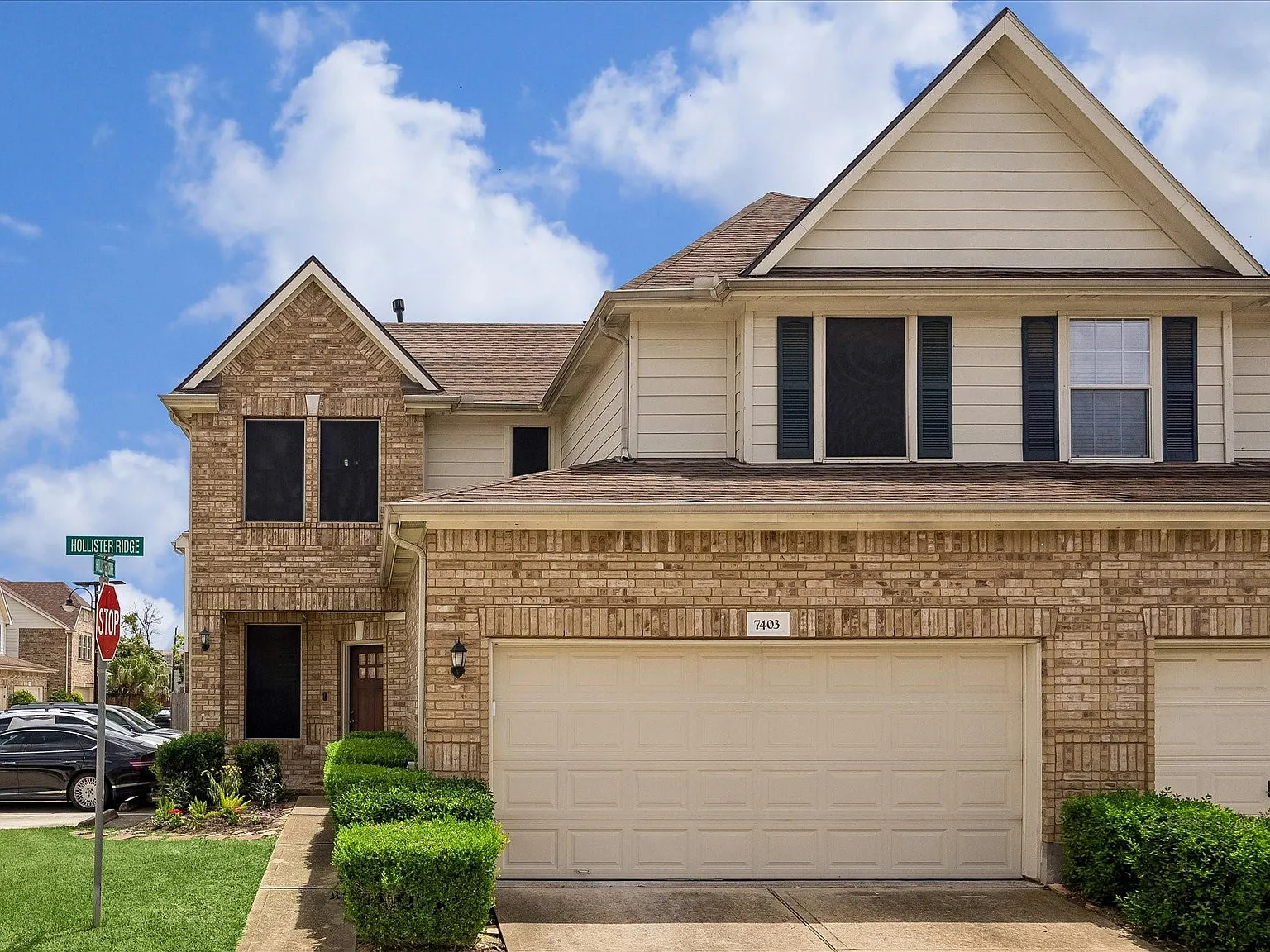 3 bed, 2.5 bath, 1741 sqft, $2,100 — Photo 1