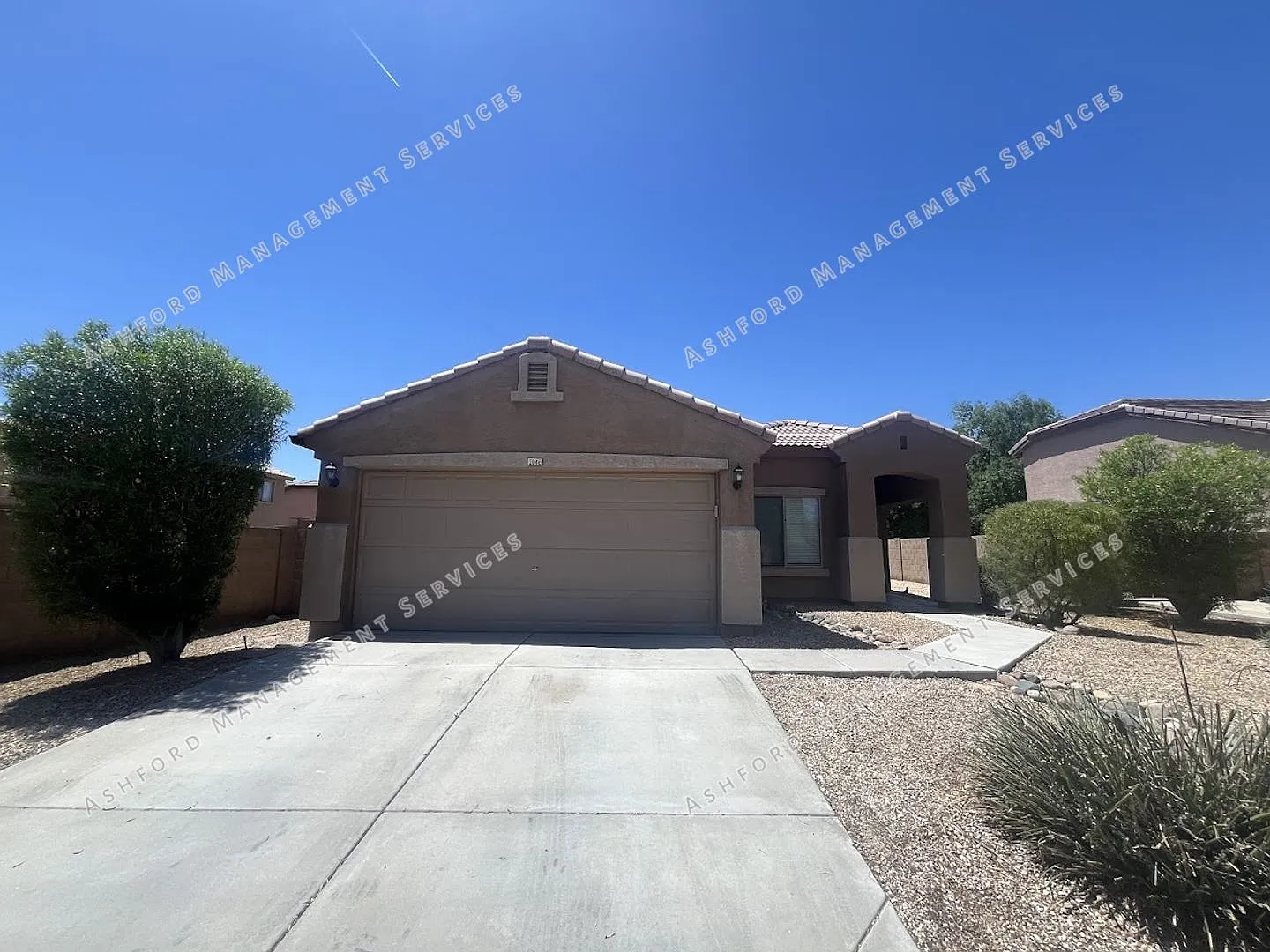 Beautiful 3 Bedroom 2 Bathroom Home In Goodyear — Photo 3