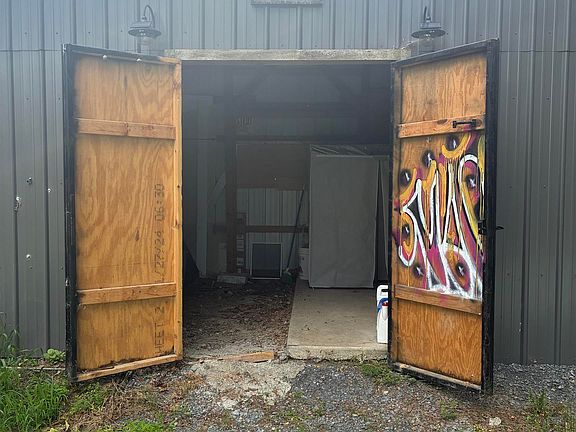 5th image of 2608 Long Hollow Rd