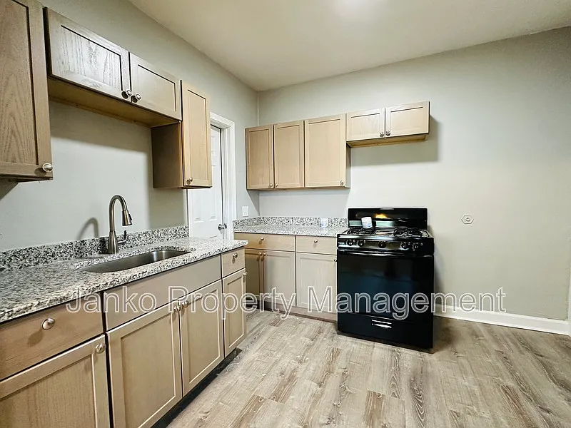 5350 W Division St #2R