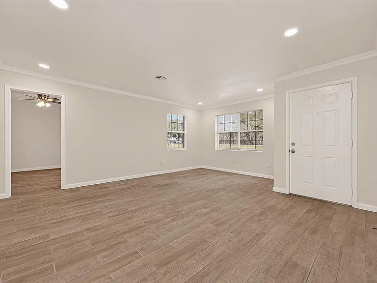 25409 Pebble Dr — Photo 6