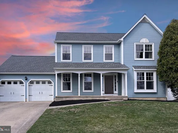 3 Patrick Henry Dr, Marlton, NJ 08053