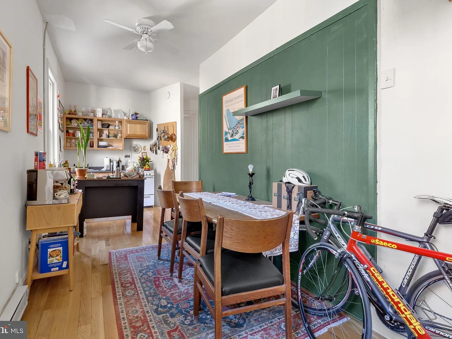2 bed, 1.0 bath, $1,650 — Photo 2
