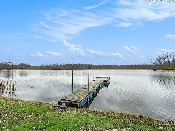 4th image of 266 Lakeview Dr