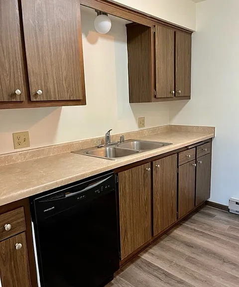 2603 N University Dr — Photo 6