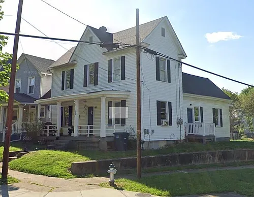 601 Highland Ave SE #B Photo 1