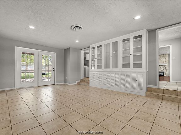 2nd image of 705 Ethel Blvd