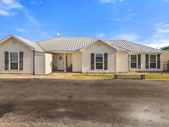 5661 Hillcrest Dr, Farmersville, TX 75442