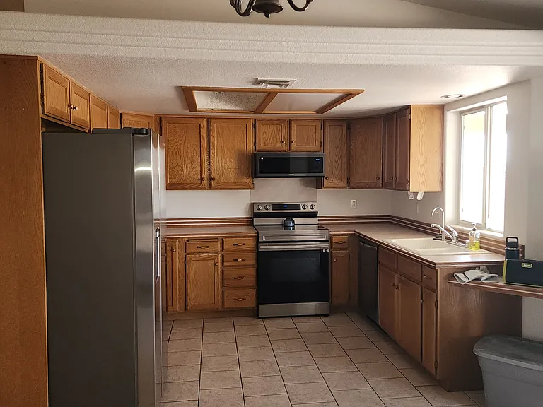 1620 Avalon Ct #A — Photo 4