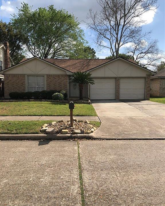 1st image of 22011 Kenlake Dr