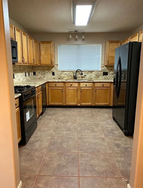 3 bed, 2.0 bath, 1703 sqft, $2,150 — Photo 1