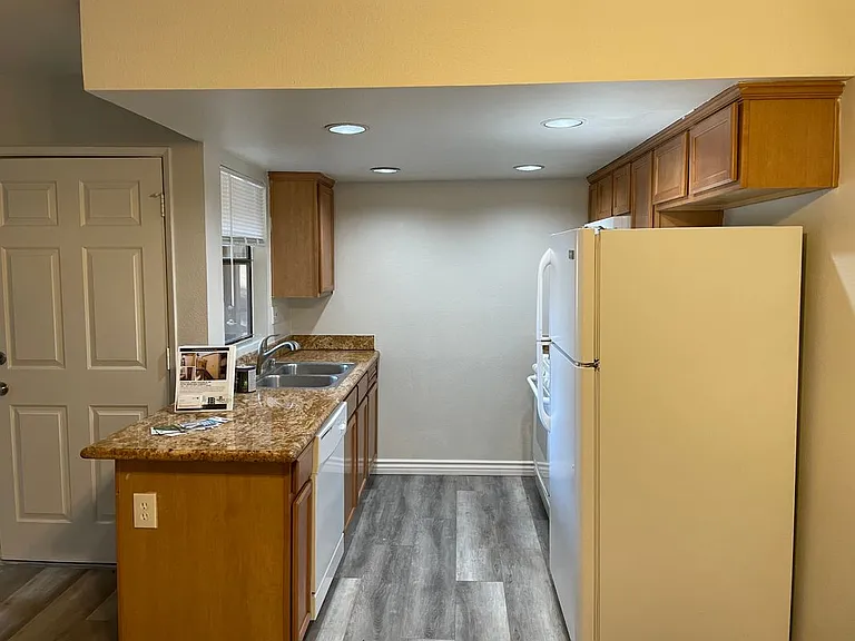1114 W Blaine St #205 — Photo 14