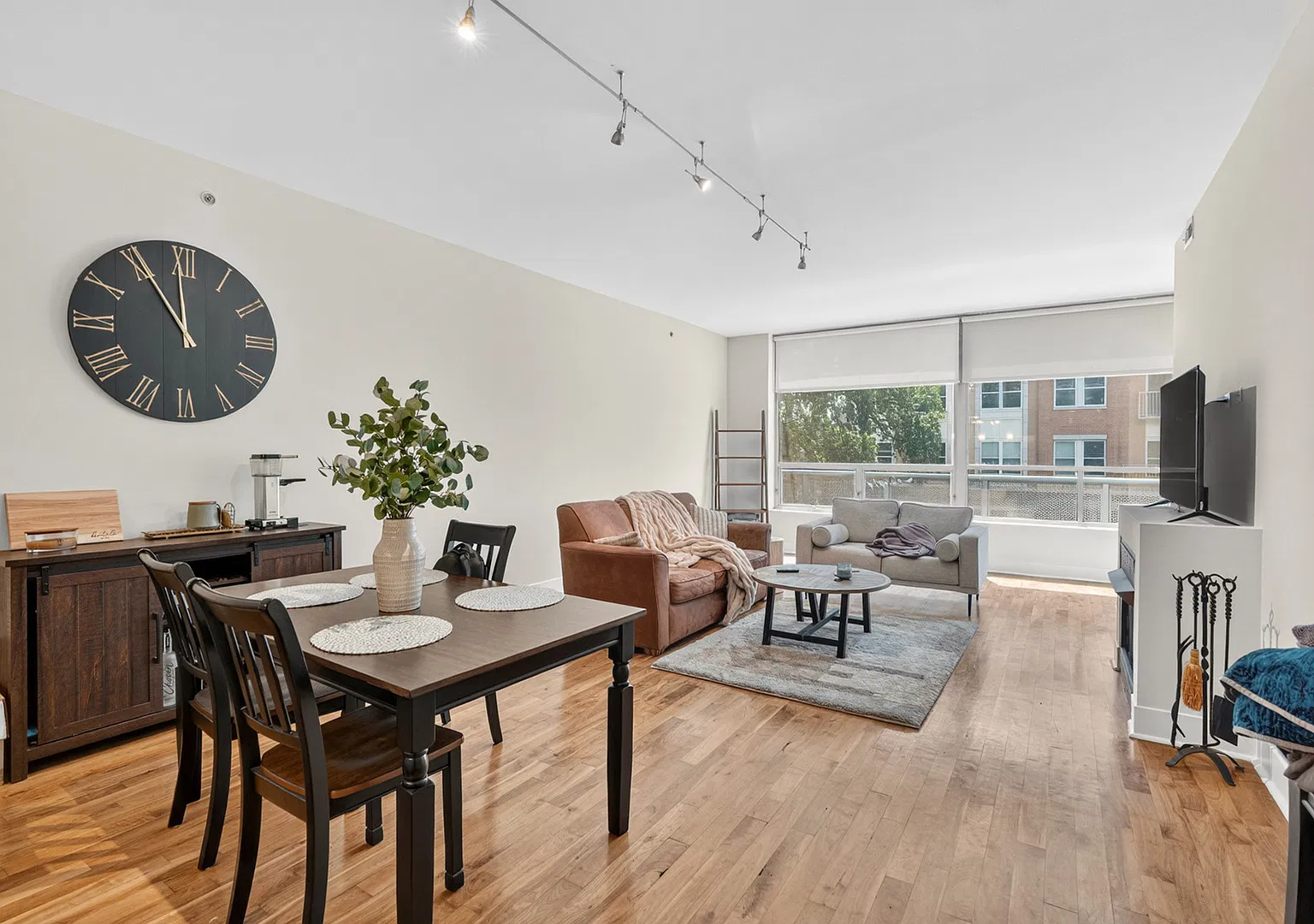 2 bed, 1478 sqft, $3,700 — Photo 2