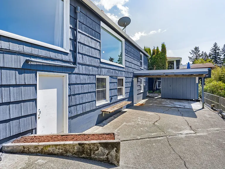 7311 40th Ave SW — Photo 17