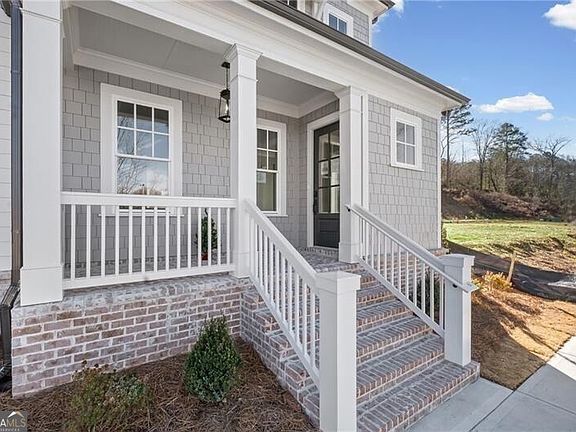 3rd image of 533 Groover St