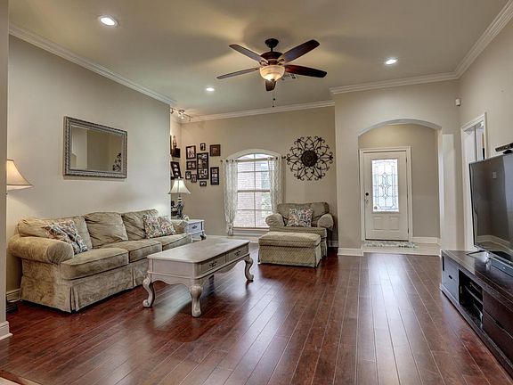 5th image of 7419 Sugar Hill Dr