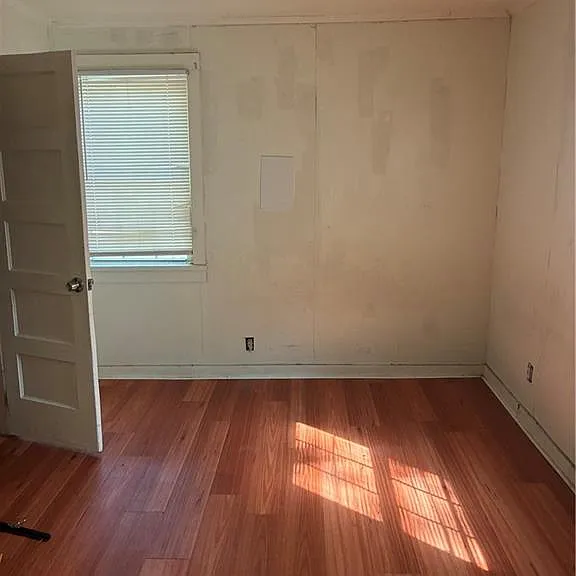 1821 Seale St — Photo 3