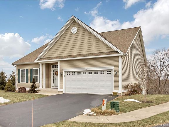 2nd image of 33 Truman Way