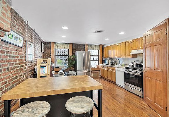 4th image of 44 Water St APT 4