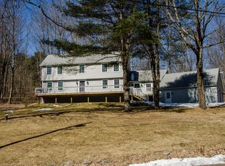 55 Lakeshore Dr, Winthrop, ME 04364