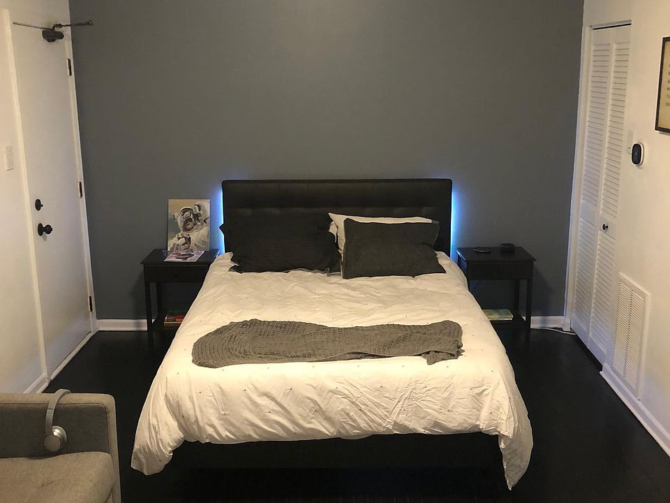 1st image of 4240 N Clarendon Ave #308