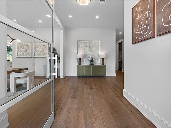 5th image of 515 W 33rd St
