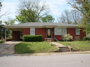 111 Jackson St S, Newbern, TN 38059