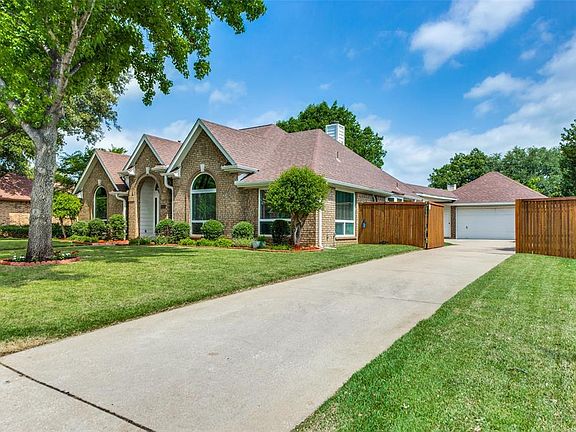 2nd image of 641 Meadowcrest Dr
