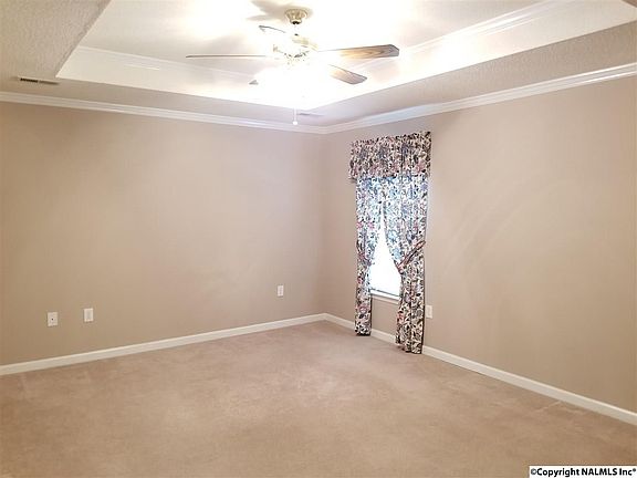 3rd image of 102 Sleepy Hollow Ln