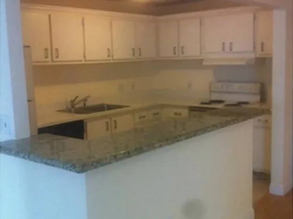 150 SE 25th Rd APT 11C, Miami, FL 33129