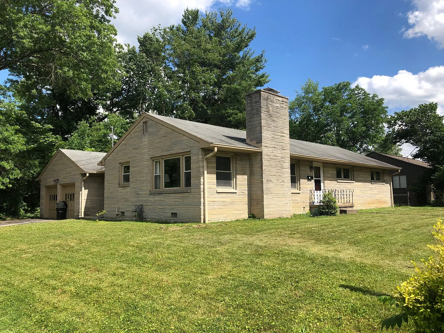 801 S Eastside Dr — Photo 1