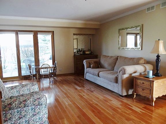 4th image of 8938 Silverdale Dr