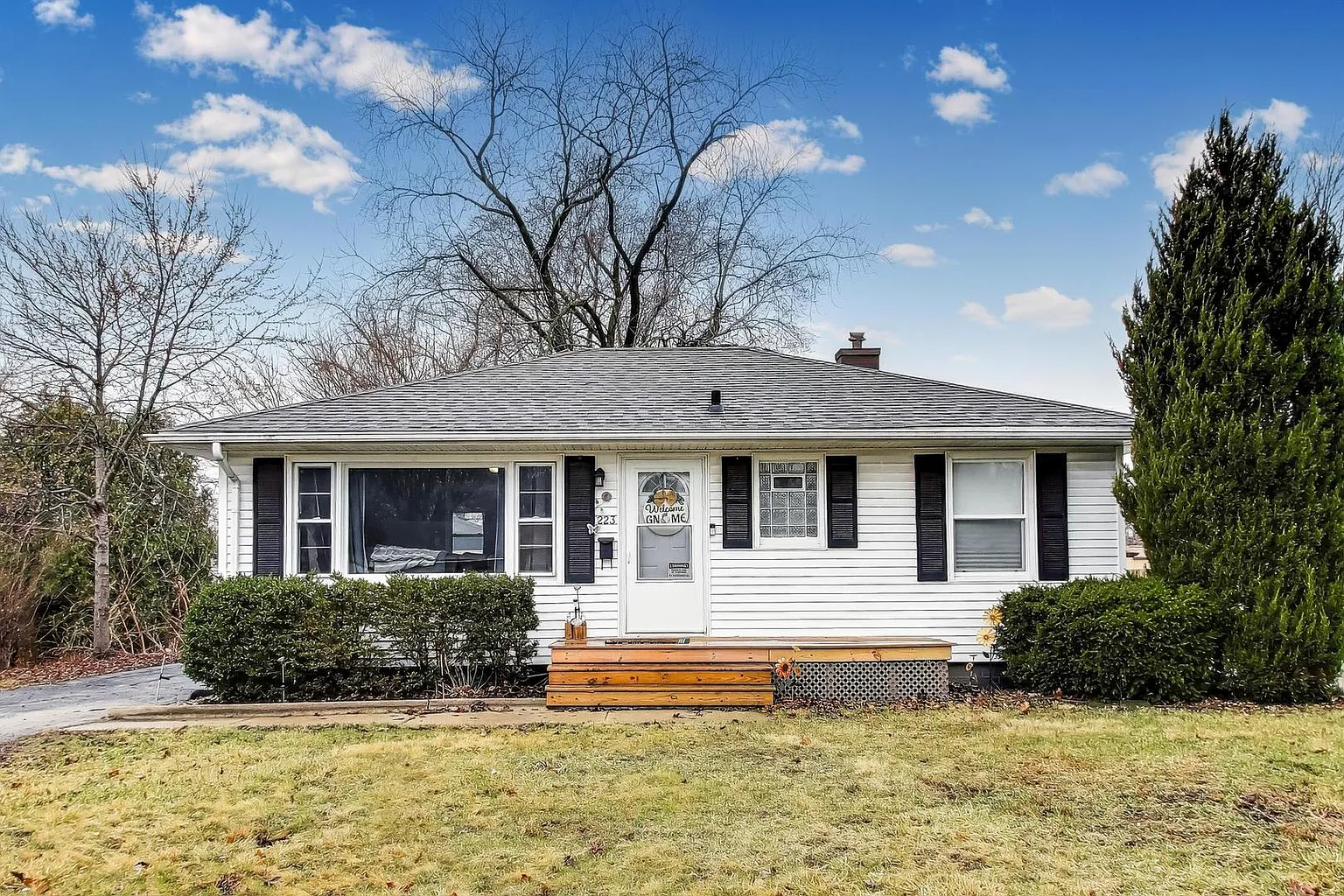 223 Oneill St photo 1
