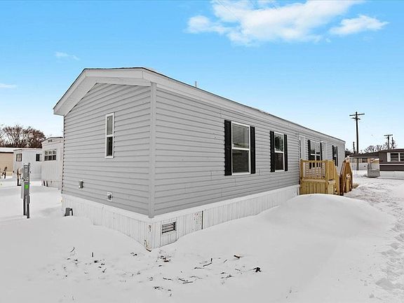 2nd image of 22600 Middlebelt Rd #G13