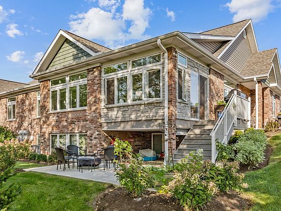 3rd image of 2 Briden Ln #2