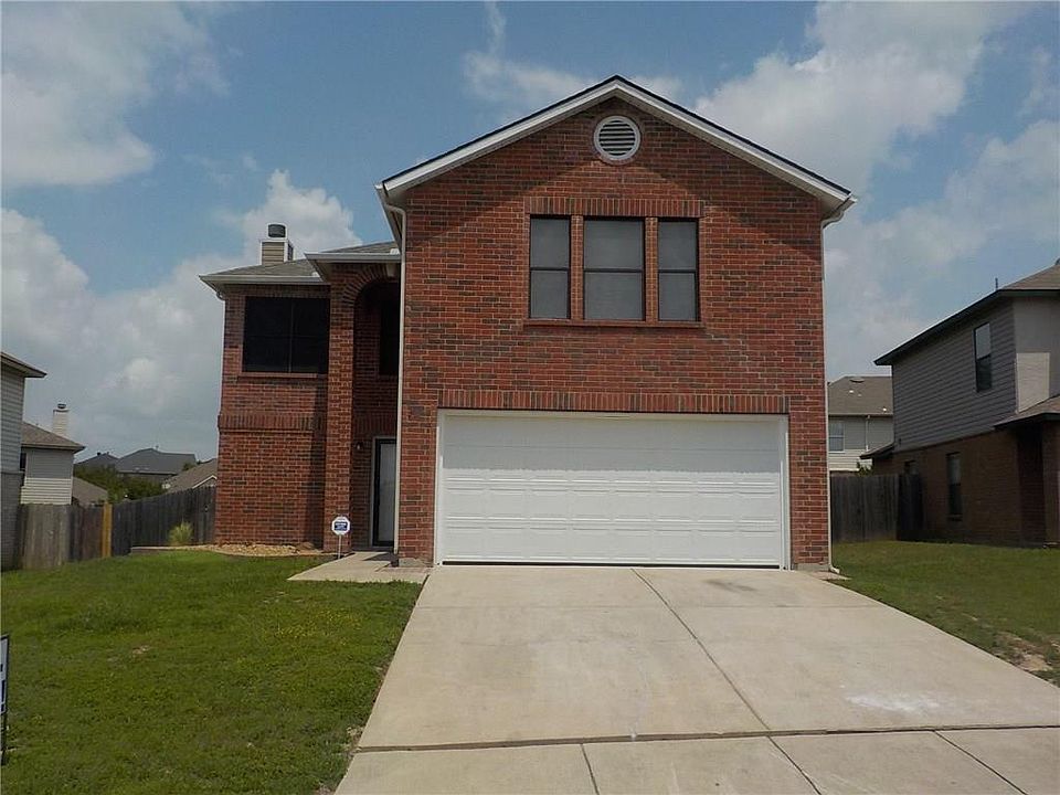 1st image of 305 Willow Oak Dr
