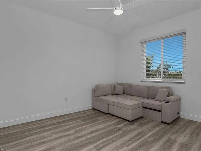 5396 Cameron Dr — Photo 24