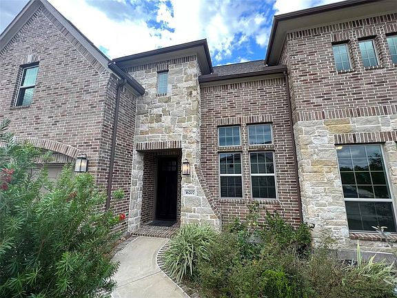 3rd image of 16207 Cedar Grove Ln