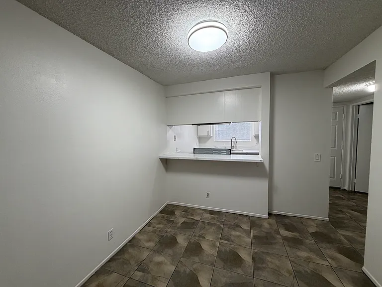 1434 N California Ave #5 — Photo 6