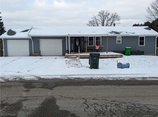 1820 Walnut St, Coshocton, OH 43812