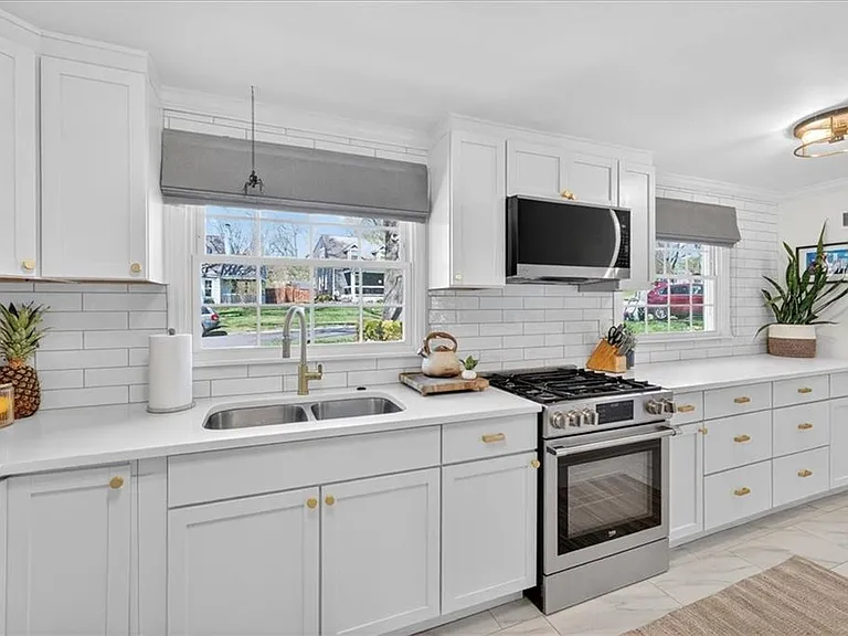 4021 W 73rd Ter — Photo 32