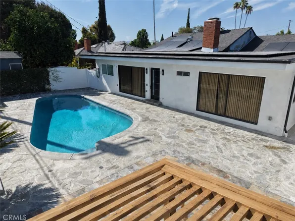 19930 Hatton St, Winnetka, CA 91306