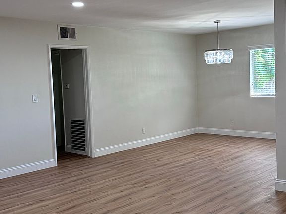 3rd image of 522 W Sierra Madre Blvd APT I
