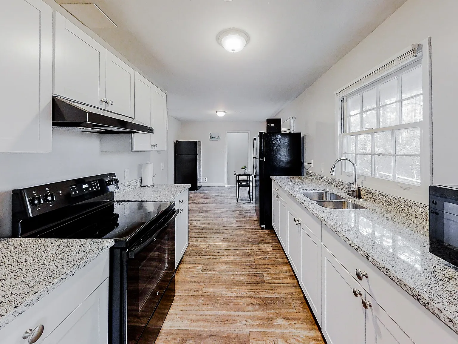 4 bed, 4.0 bath, 1739 sqft, $750 — Photo 4