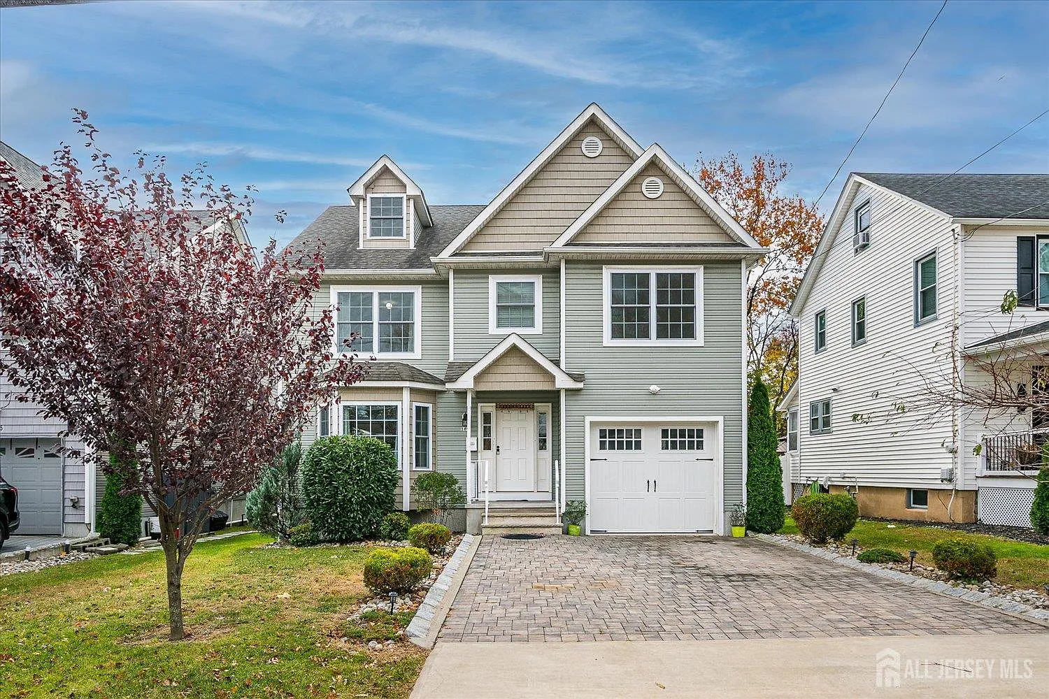 4 bed, 2.5 bath, $4,300 — Photo 1